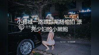 女友来家里做客没想到被推到按在床上疯狂输出！直呼不要这样！