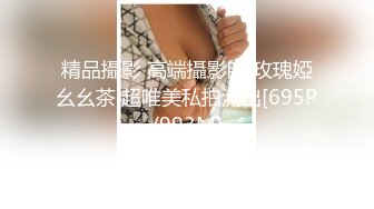 母狗趴着接受大鸡吧3p