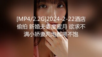 纯纯气质小美女好萌啊 宽大T恤感觉就像没穿裤子一样口干舌燥冲动 亲吻挑逗揉奶扛着大长腿耸动抽插