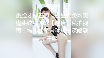 一男双飞大战两个美少妇换着打飞机，女上位啪啪做爱