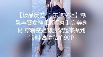 小伙扶着极品女友黑丝大长腿快速抽送 各种姿势啪啪打桩机一样超猛