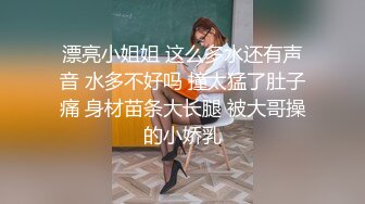 “帮我舔，不要停~手插进去边舔边扣”口到高潮的骚货，偷情真刺激