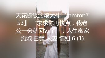 绿帽淫妻 咱两谁大 你的大 今晚媳妇有福了 歌唱一半老婆单男没了 找了下在给单男擦大鸡巴要尝鲜呢