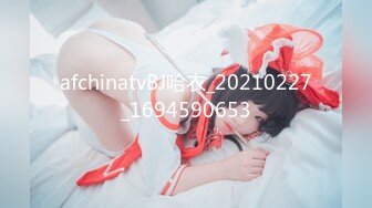 STP30368 【最新极品性爱】女租客不小心卡在冰箱里 被我从后面插入一顿猛操来抵房租 内射娇美女神樱花小猫