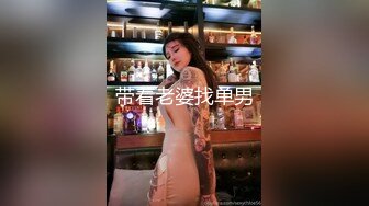 大神旅游景区一路走一路抄底众多的美女少妇眼界大开 (4)